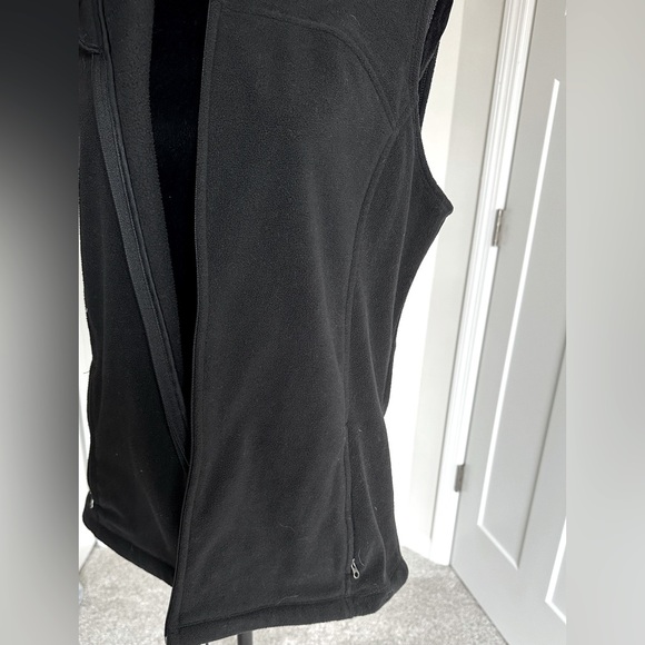 Women’s C9 by Champion Black Fleece Vest - Picture 2 of 4